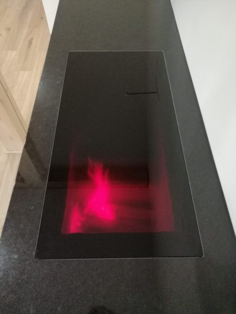 Graniidist tasapinnaga pliit